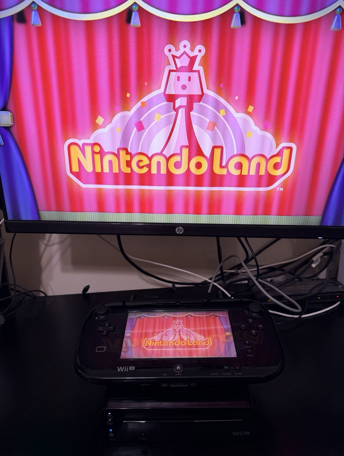 Nintendo Wii U 32GB Console bundle w/GamePad, 5 Games great condition