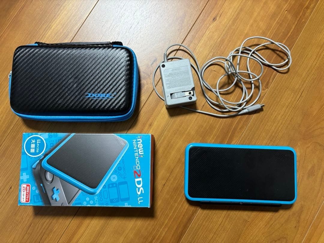 New Nintendo 2DS XL Complete Box Console Bundle System Blue Black CIB