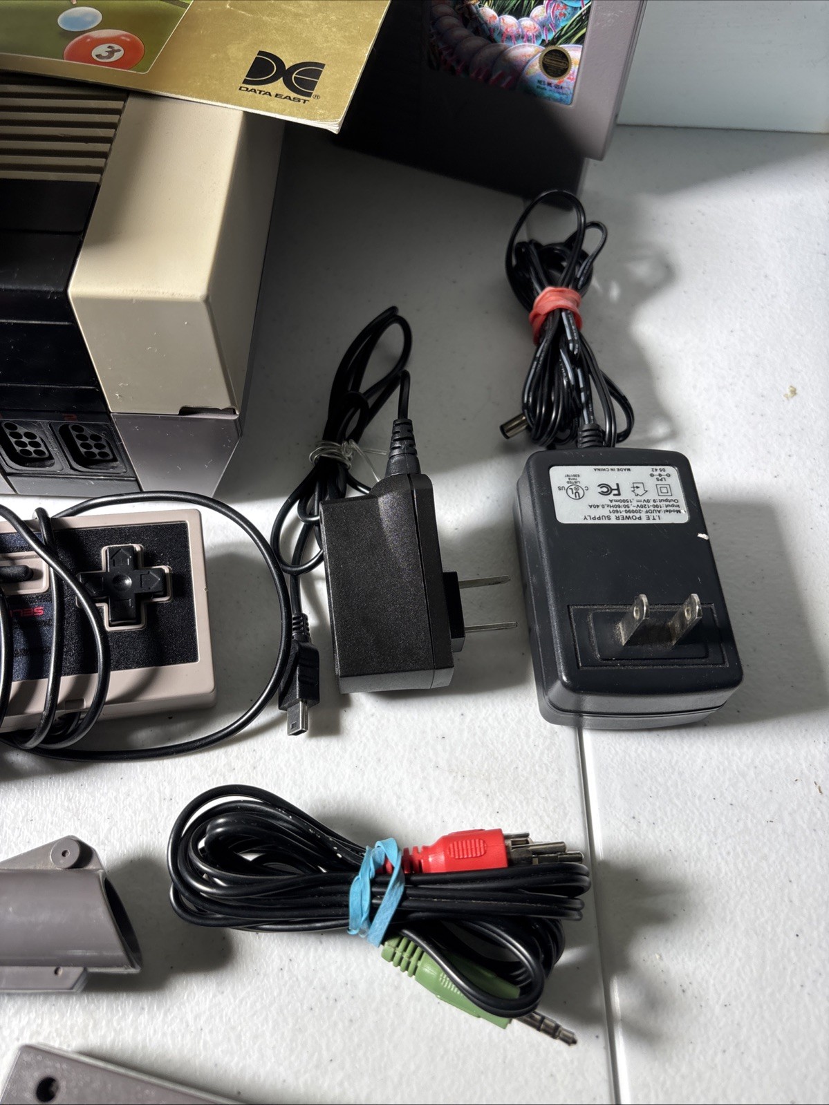 Nintendo Entertainment System NES Home Console With Controllers