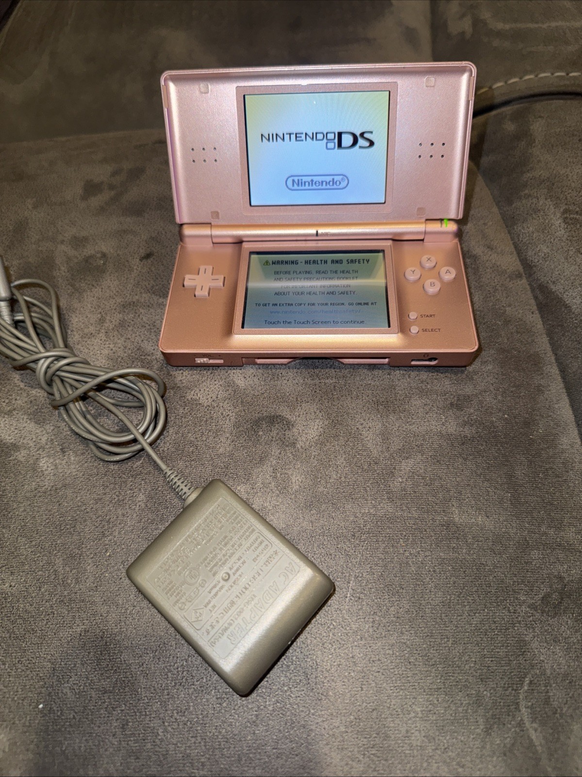 Nintendo DS Lite Handheld Game Console USG-001 Metallic Rose w Charger – Tested