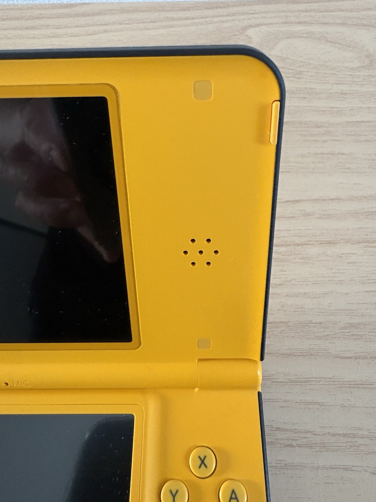 Nintendo DSi LL Yellow Console With charger BOX USED