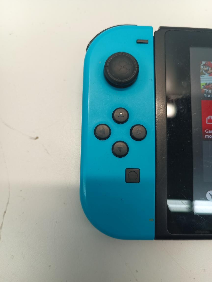 PRE OWNED NINTENDO SWITCH HANDHELD – HAC-001 SYSTEM ONLY/ (P23016911)