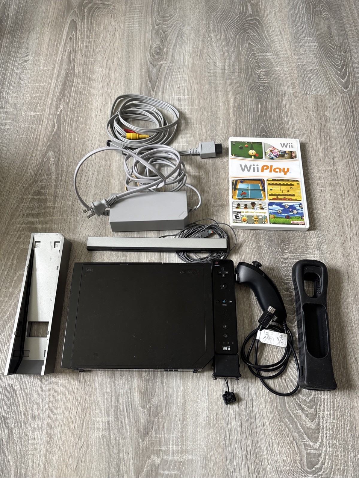 Nintendo Wii Console RVL-101 Black Bundle. Tested. See Pics & Desc. Very Nice!