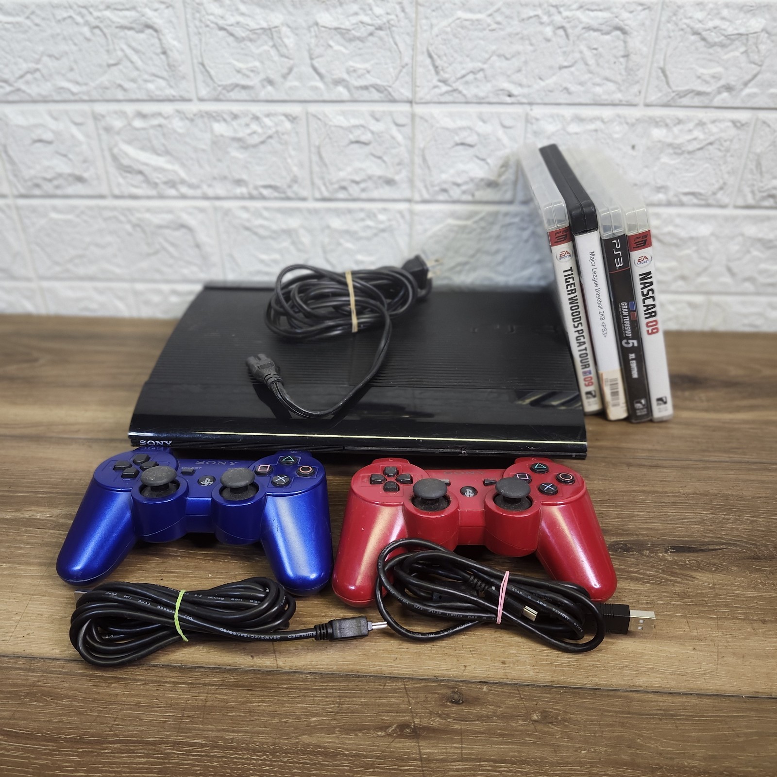 Sony PlayStation 3 Super Slim 250GB Bundle, CECH-4001B