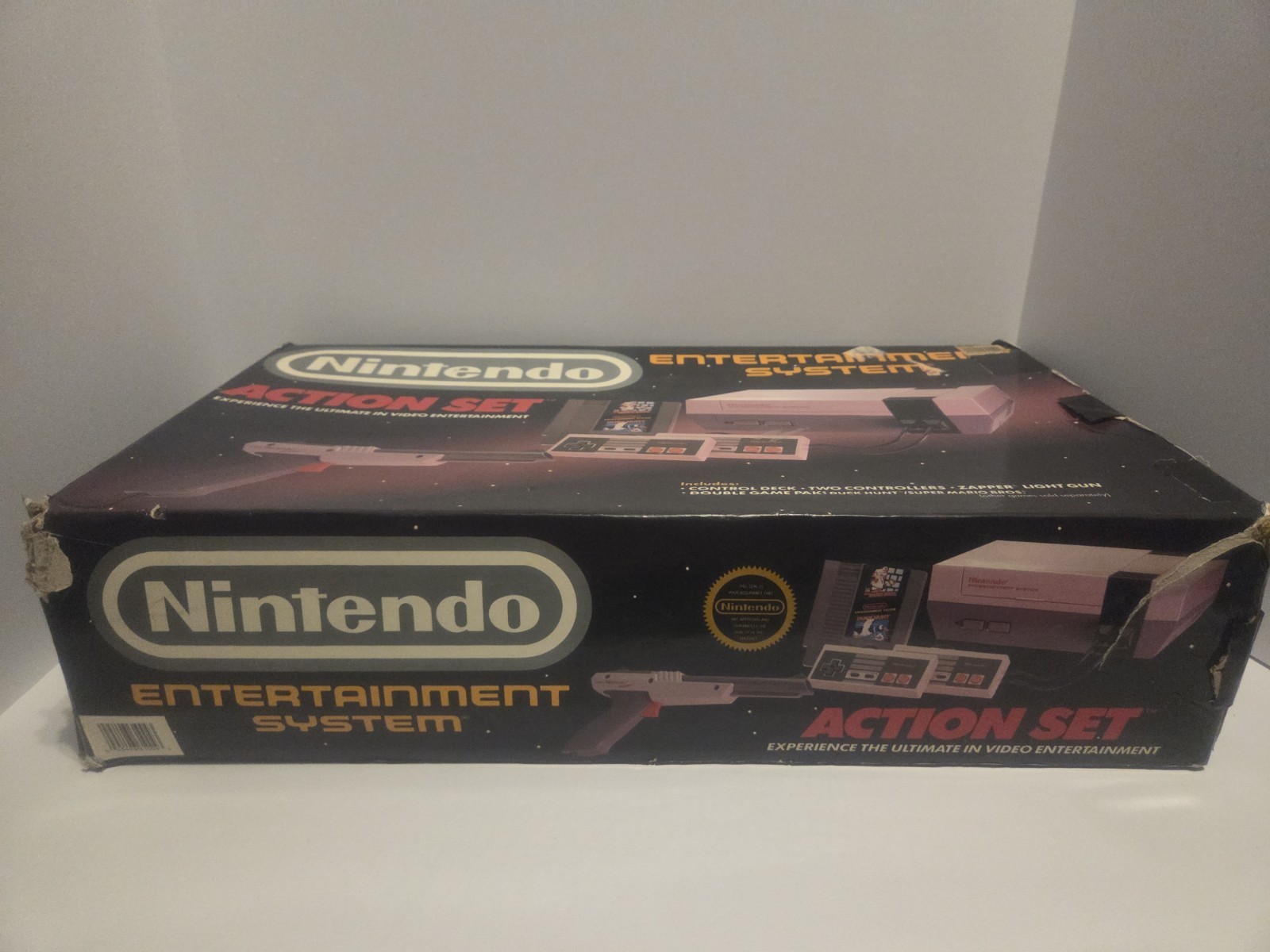 Nintendo Entertainment System Action Set NES-001 NTSC-U/C Console w/ Controller…