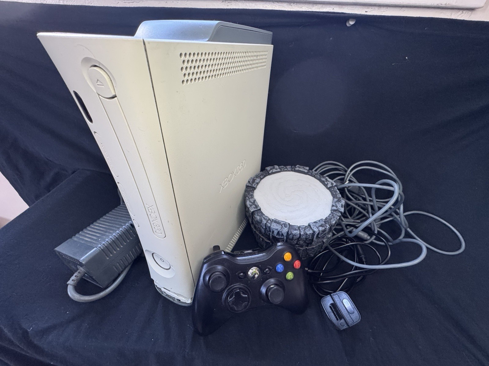 Xbox 360 Arcade Console, Cords, Controller & 2 Skylanders Pads Tested & Working