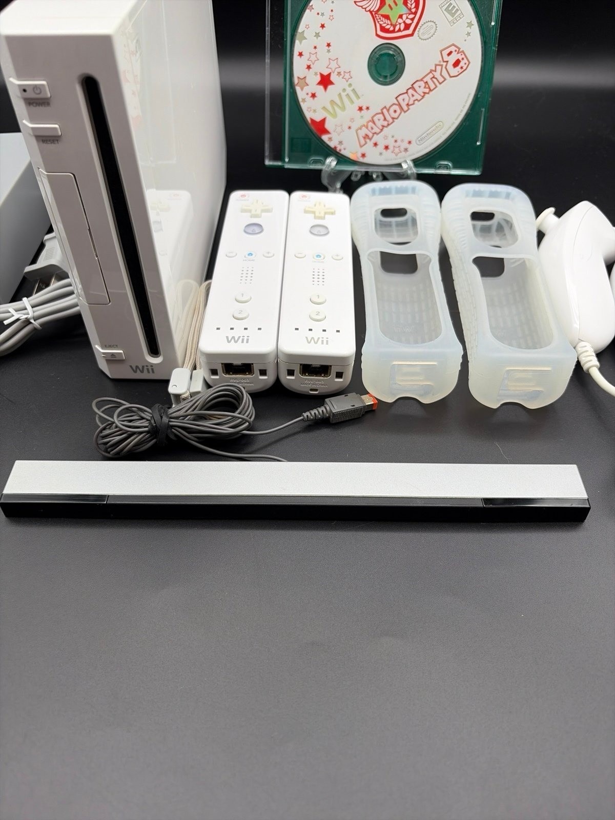 Nintendo Wii GameCube compatible model RVL-001 bundle with Mario Party 8 tested