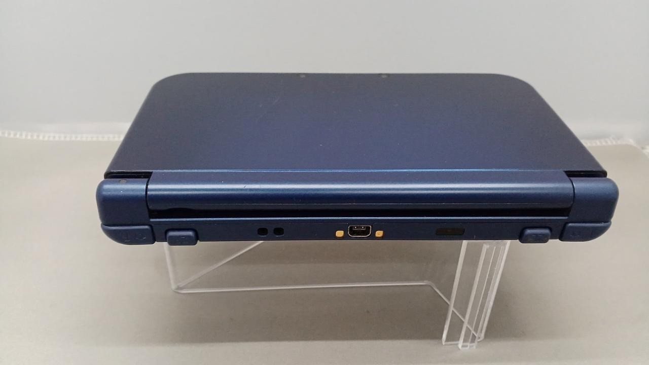 New Nintendo 3DS XL (LL) RED-001 Portable Gaming System Console A3359