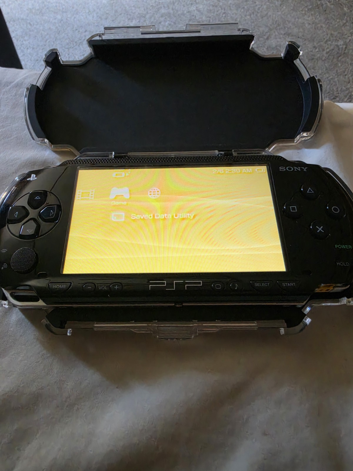 Sony PSP-1001 PlayStation Portable Black With Battery &case (NO CHARGER)