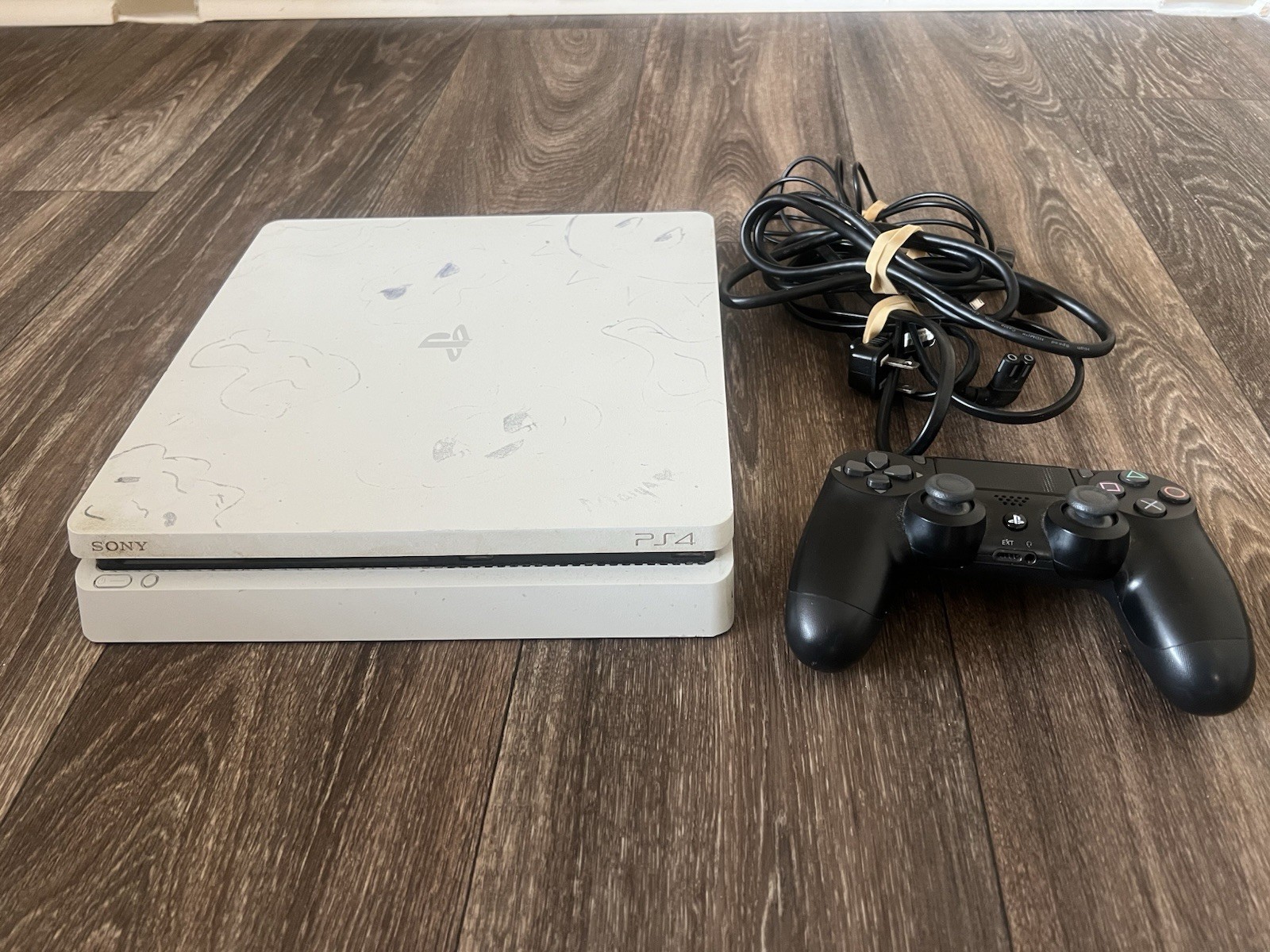Sony PS4 Slim White 500GB 1080p Wi-Fi Console w/ Black DualShock 4
