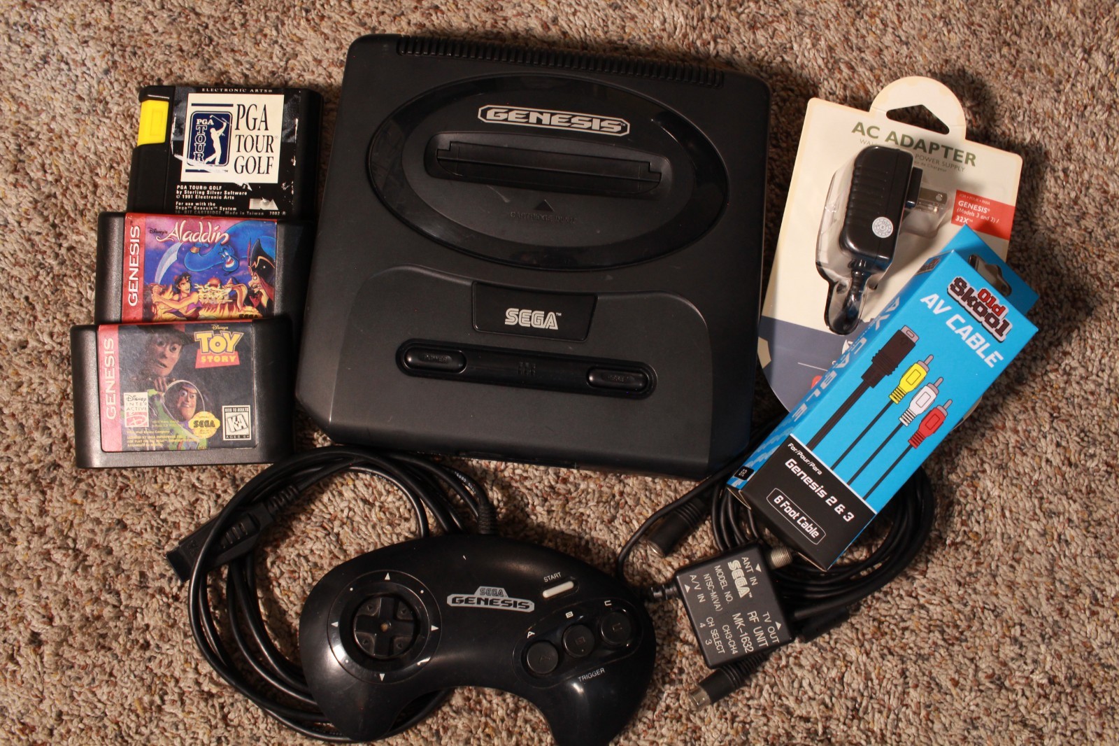 SEGA Genesis Video Game Console (Original Model 2) + 3 Games
