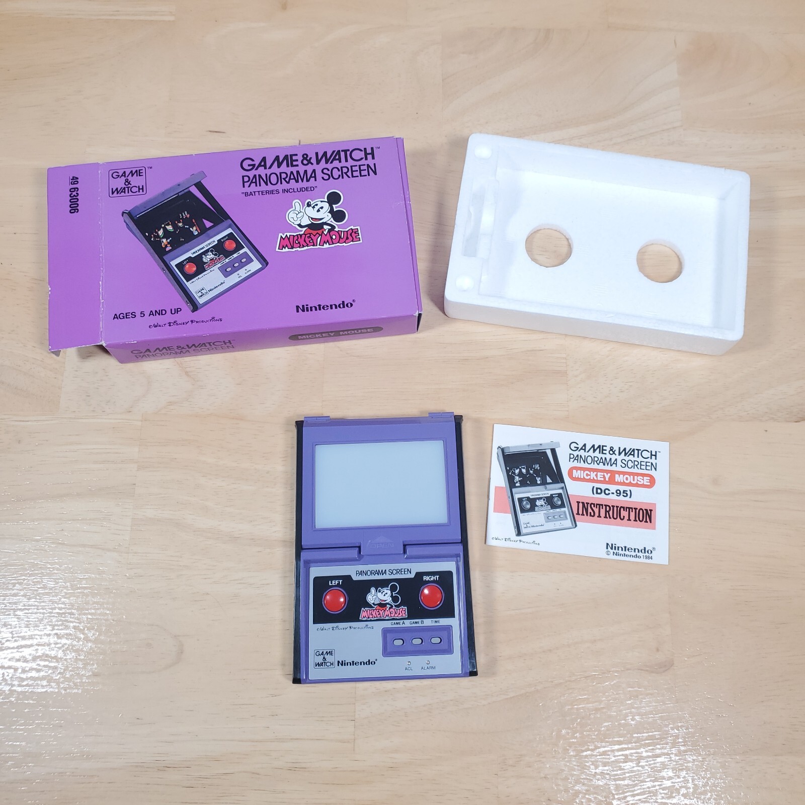 1984 Mickey Mouse Panorama Screen Nintendo Game and Watch Walt Disney Vtg w/Box