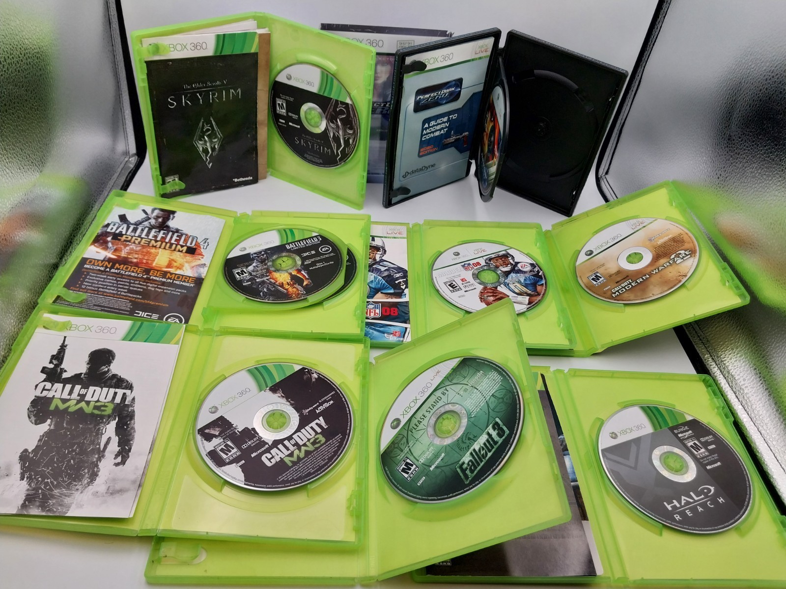 Microsoft Xbox 360 S Slim 250GB Console IOB, 2 Controllers, & 16 Games – TESTED