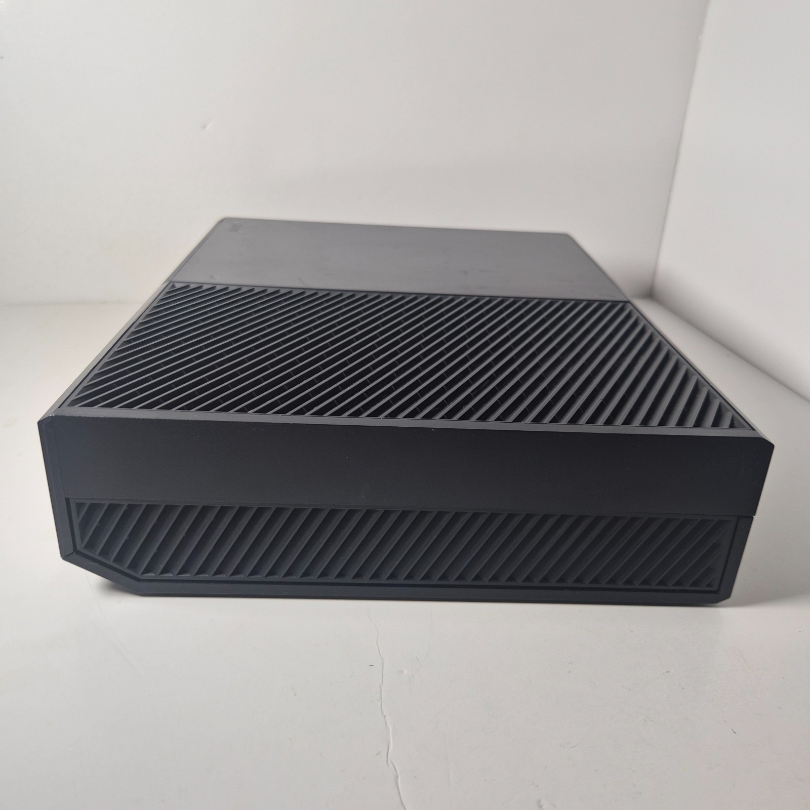 Microsoft Xbox One Model 1540 Console 2 Controllers Cables Tested Working d4