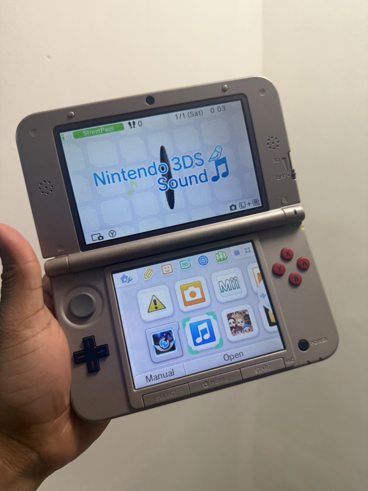 Nintendo 3DS XL Retro Silver Edition NES Controller W Charger Stylus US Model
