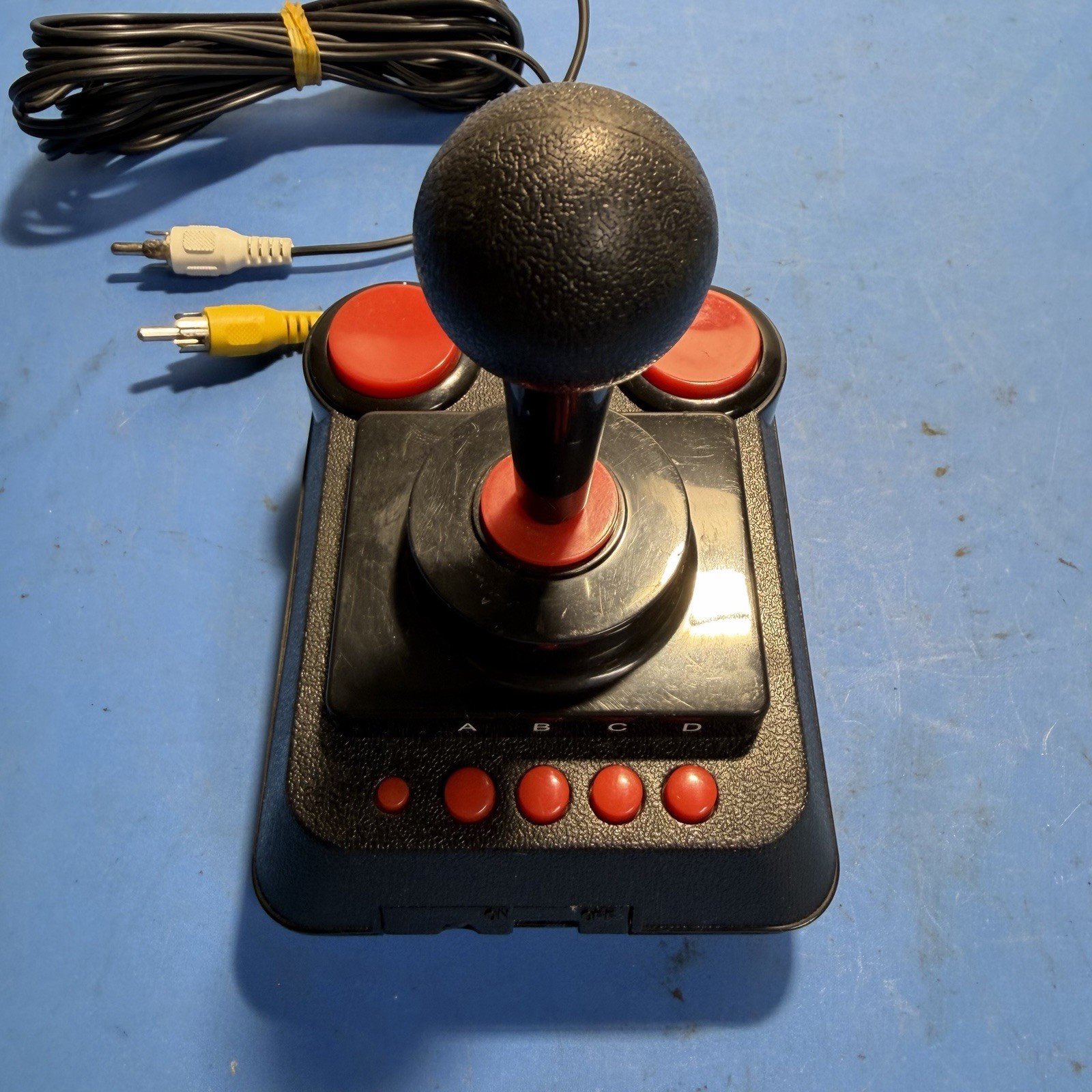 2004 Mammoth Toys Commodore 64 C64 Plug & Play 30 Games Joystick Fully Tested