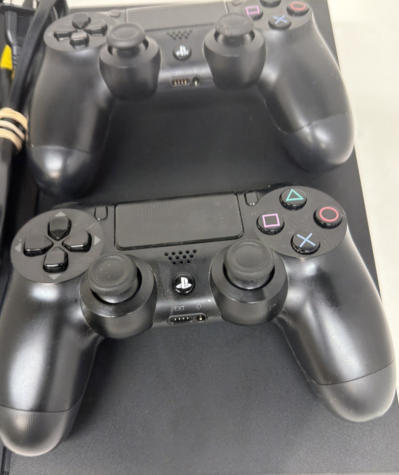 SONY * PS4 PLAYSTATION 4 * CONSOLE CUH-1215A w/ POWER CORD HDMI & 2 CONTROLLERS