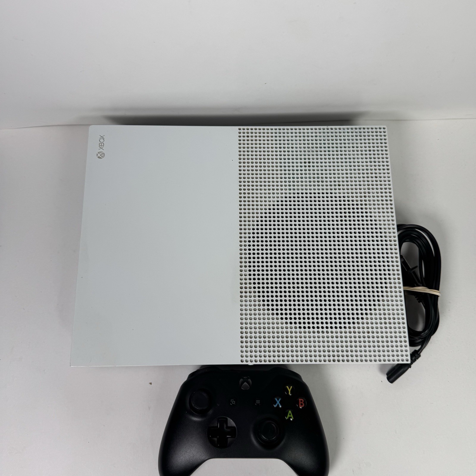 Microsoft Xbox One X (1681) 2017 Console – White – COMES WITH CONTROLLER