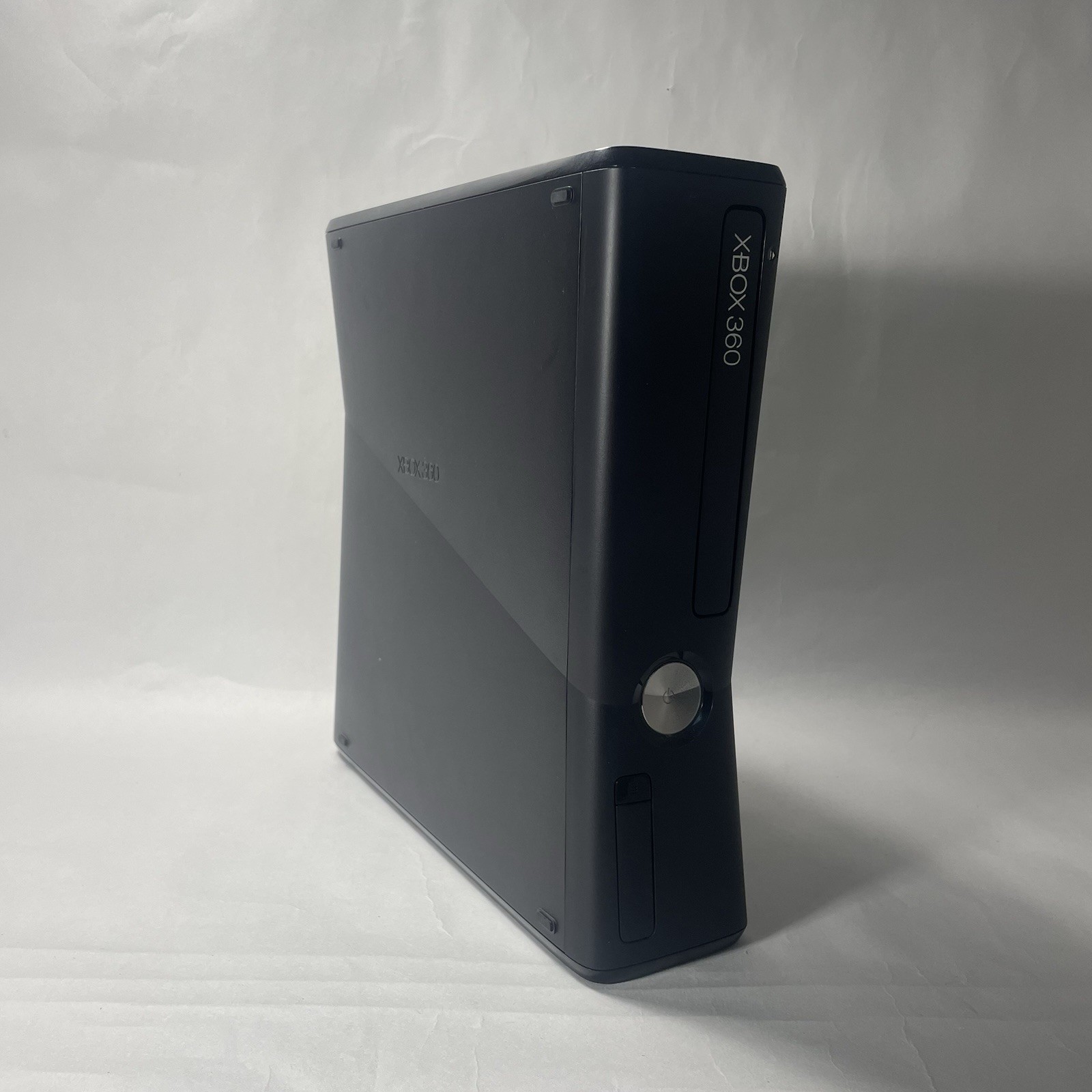Microsoft Xbox 360 Slim Console 4GB Great Working Condition with box
