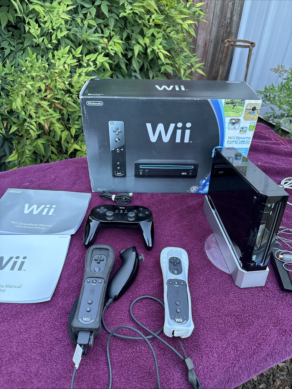 Nintendo Wii Black Console RVL-001 Wii Bundle w/Box W/Games Tested & Works