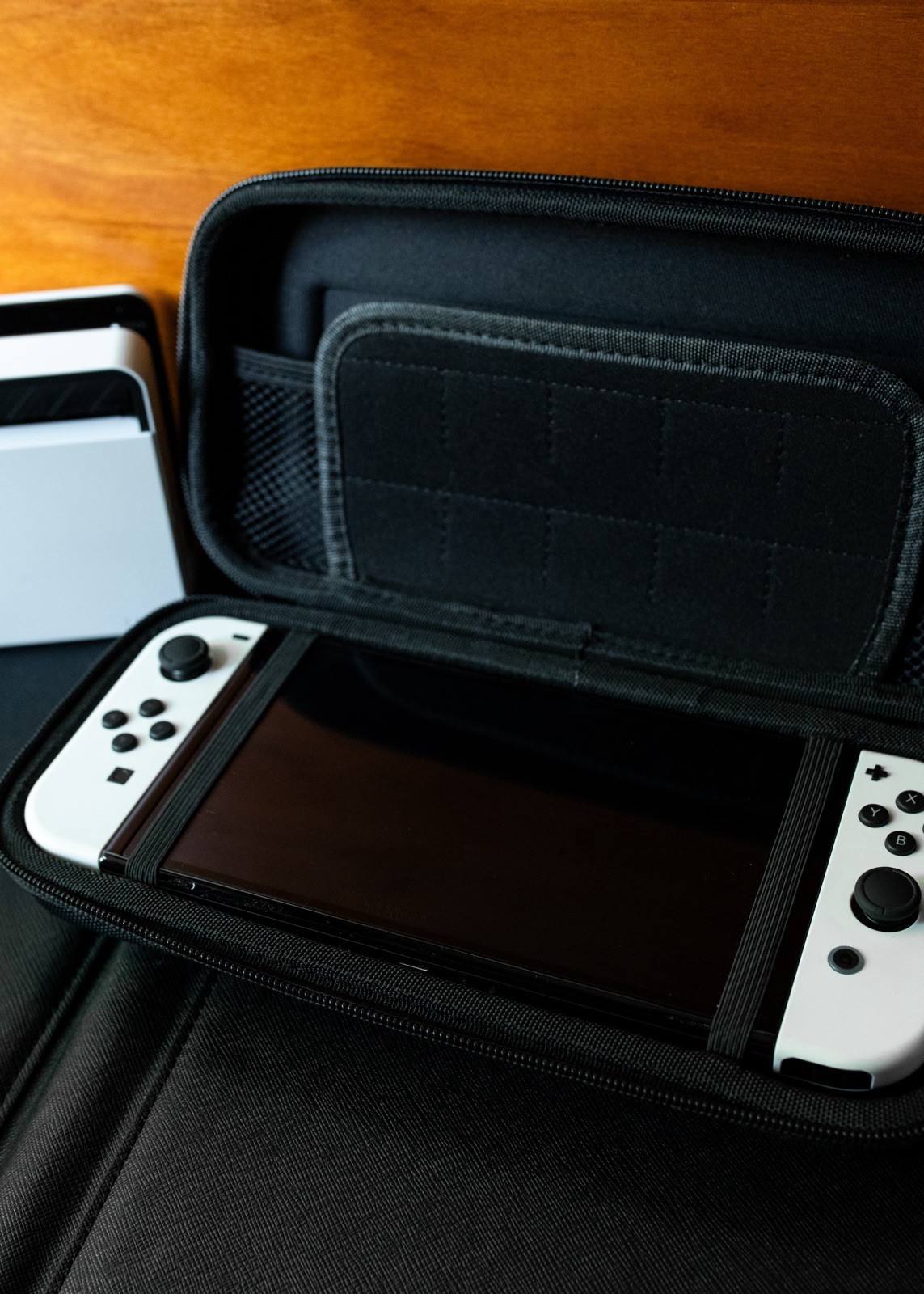 Nintendo Switch OLED Bundle! 2 Cases, Joy-cons, Dock, New Charger -￼ Excellent
