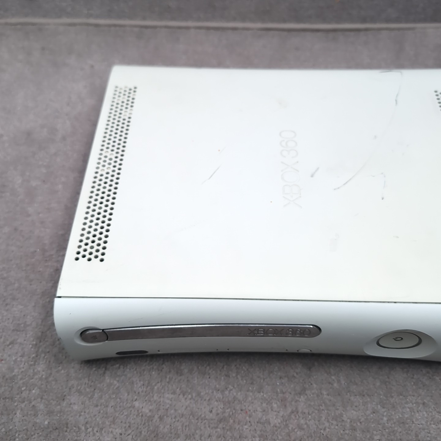 Microsoft Xbox 360 Game Console for Parts/Repair Spits Out Disc