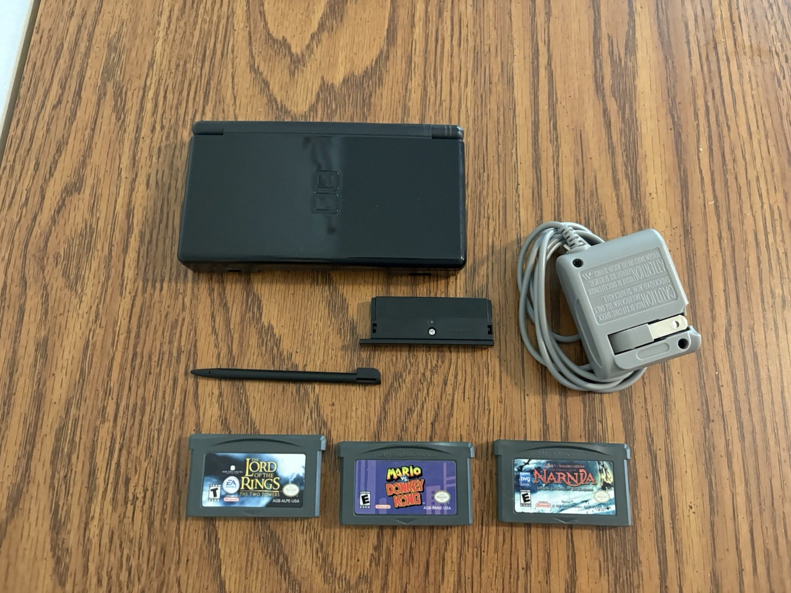 Nintendo DS Lite Black Touchscreen Handheld USG-001 w/ Charger Stylus 3 Games