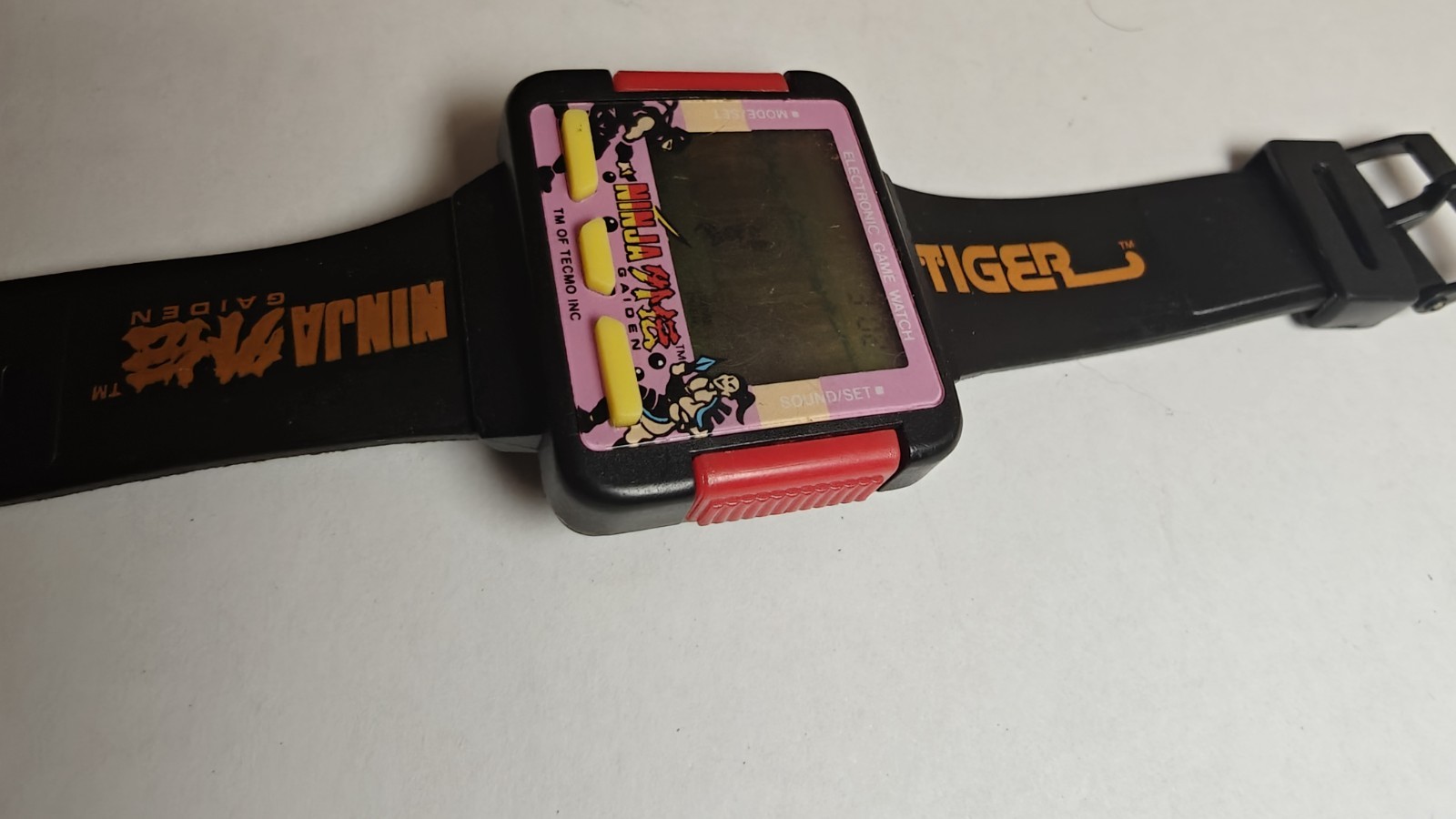 GIG TIGER NINJA GAIDEN VIDEO GAME WATCH HANDHELD VINTAGE 1990