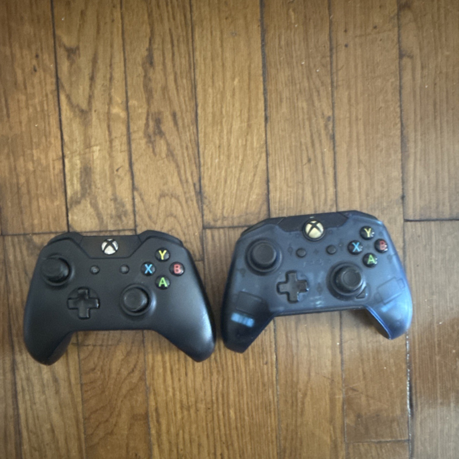 Microsoft Xbox One Black Console w/ 2 Controllers, Kinect, Power Supply, games