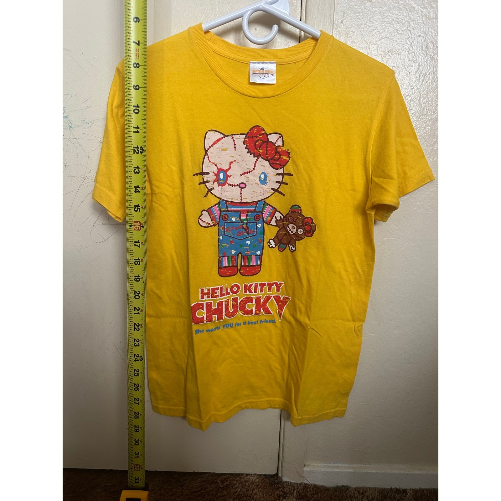 Universal Studios Japan Hello Kitty Chucky Graphic T Shirt Adult Size S Yellow