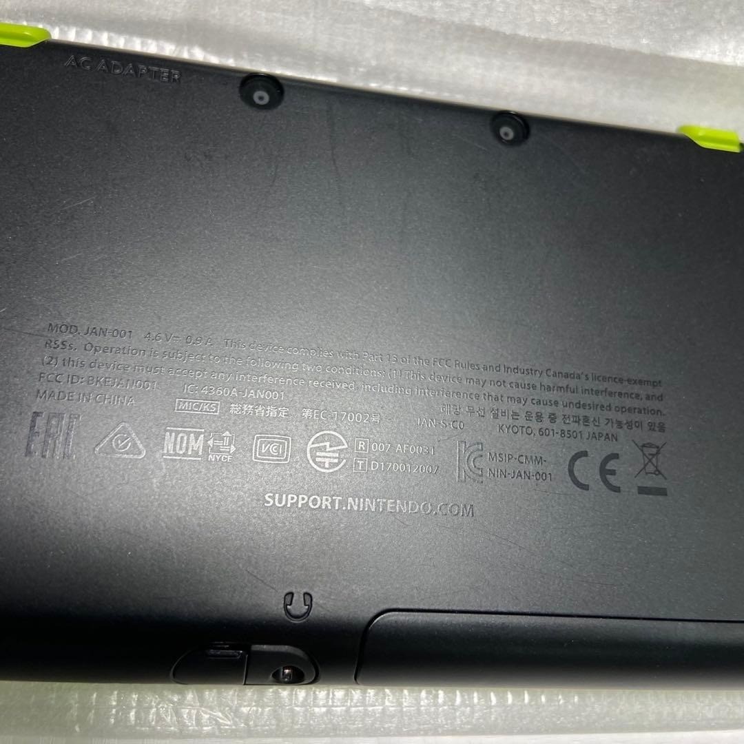 Nintendo New 2DS LL Black Lime Complete in Box Tested 6932