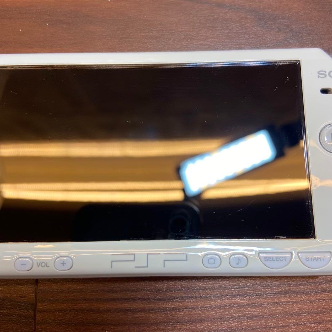 PSP 2000 console, Ceramic White, 4211 From Japan