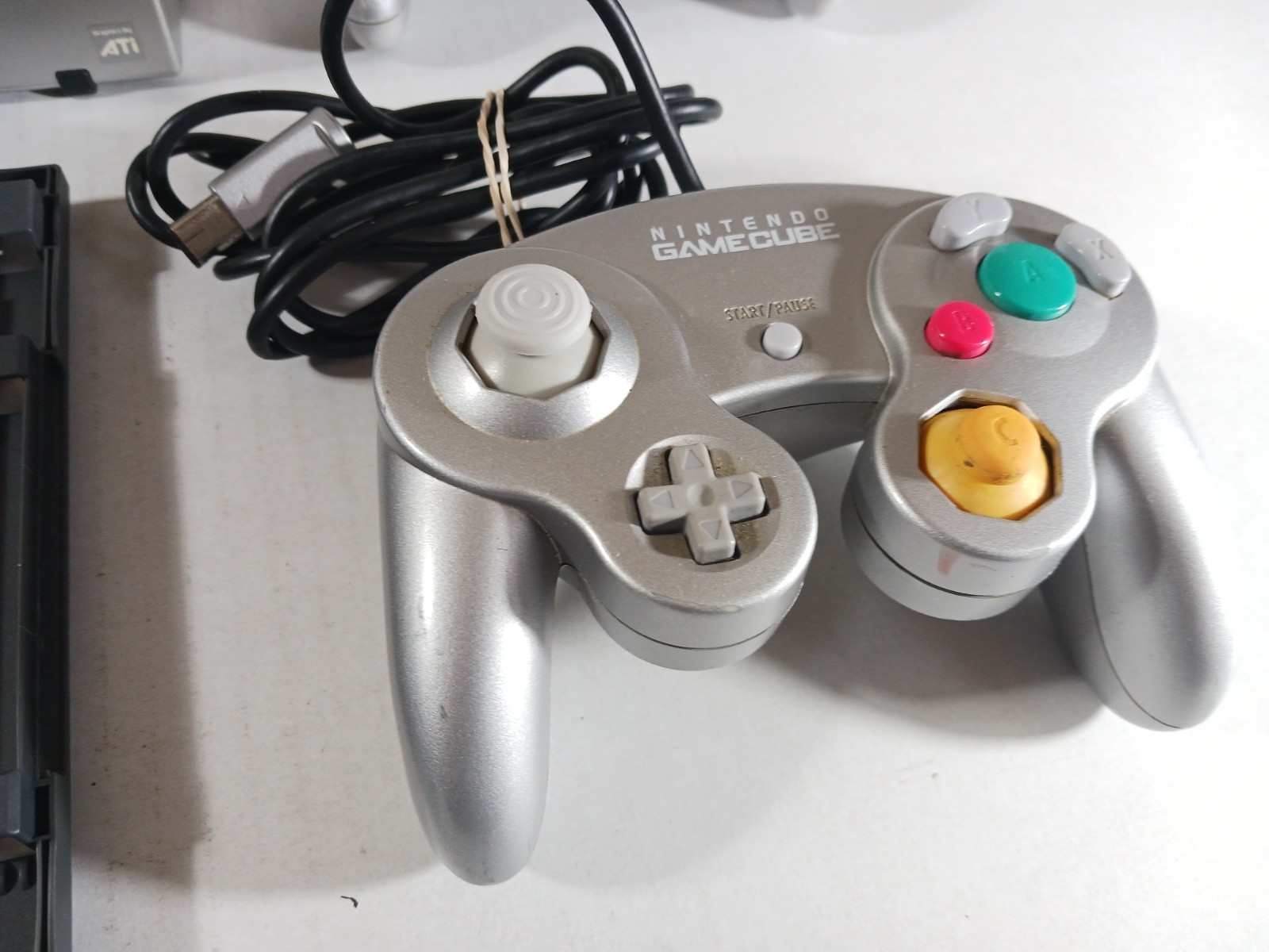 Nintendo GameCube Console Bundle Platinum Mario Kart Double Dash 2 Controllers