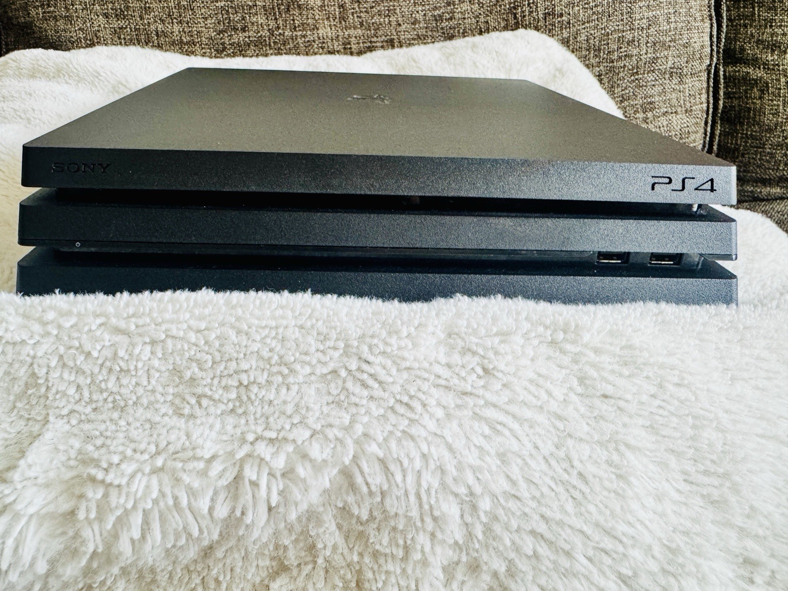 Sony PlayStation 4 Pro Firmware 9.03 😉 and 10 Games Included “NOT CONTROLLER”