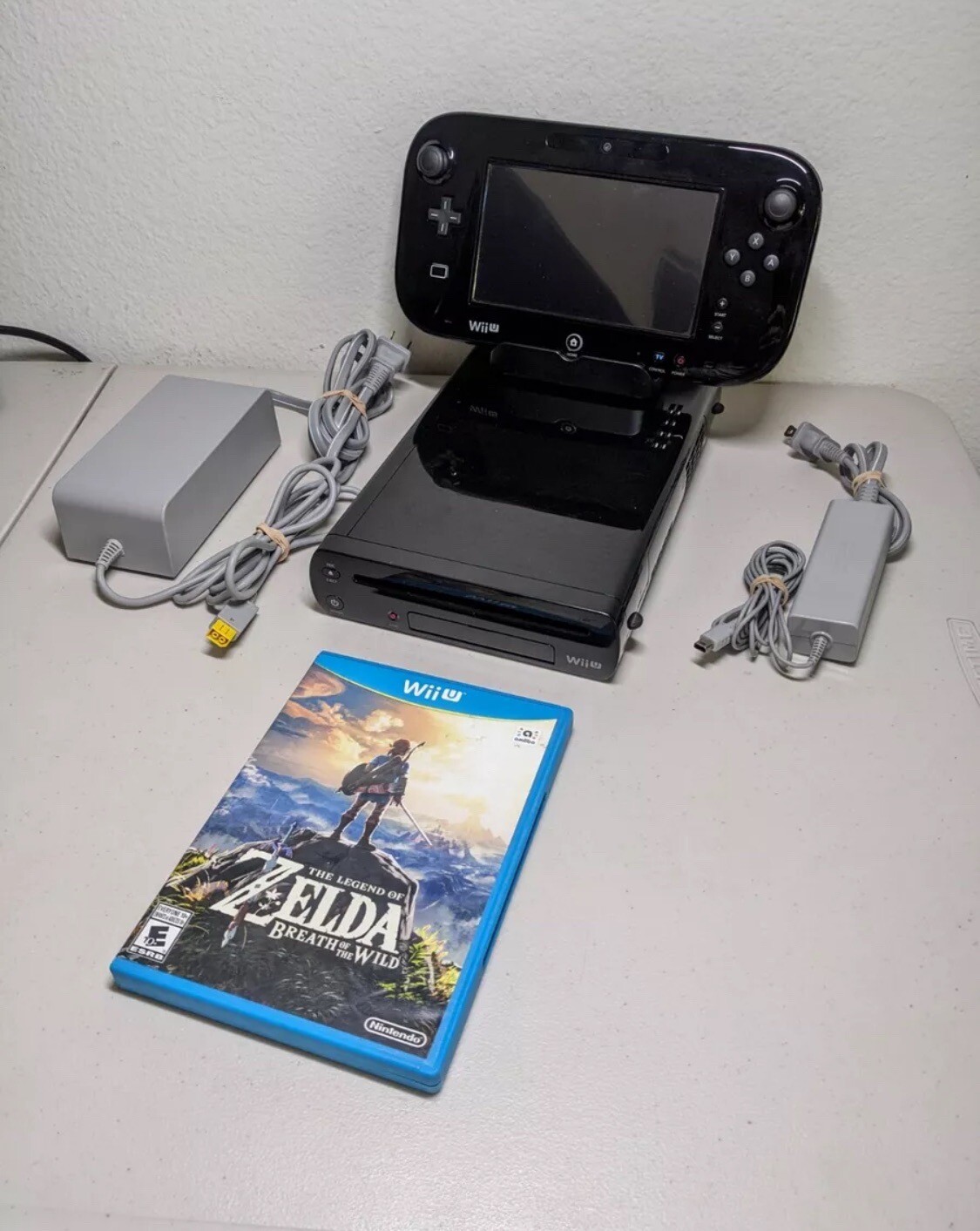 Nintendo Wii U 32GB black console system with Zelda breath of the wild Wii play!