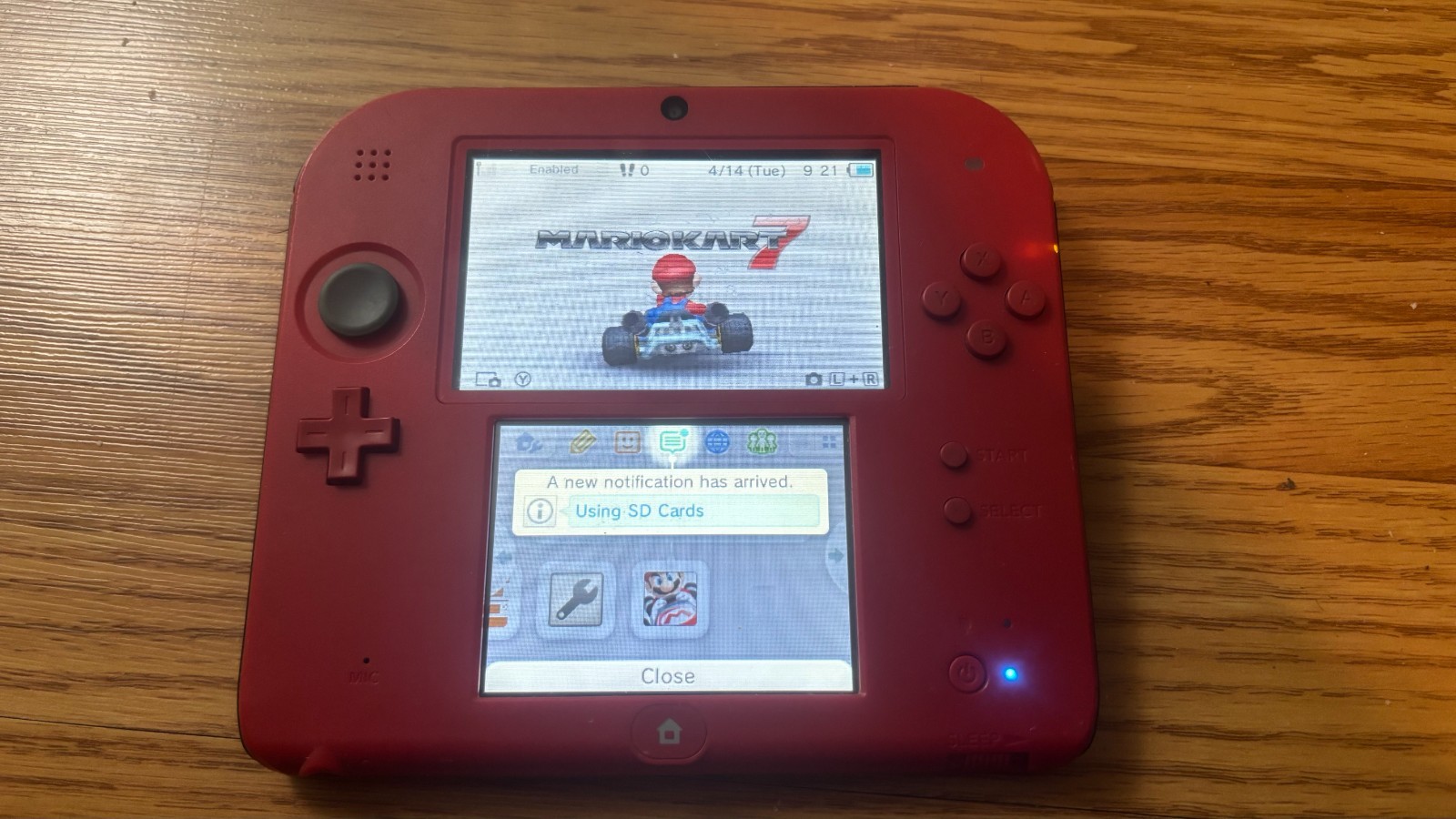 Nintendo 2DS Crimson Red Console CIB Bundle Mario Kart 7 Installed OEM Charger