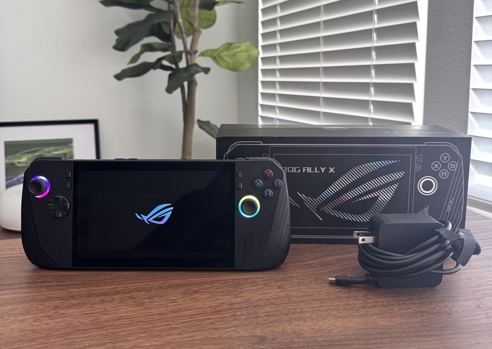 ASUS ROG Ally X 1TB SSD AMD Ryzen Z1 Extreme Gaming Handheld w/ Box & Charger