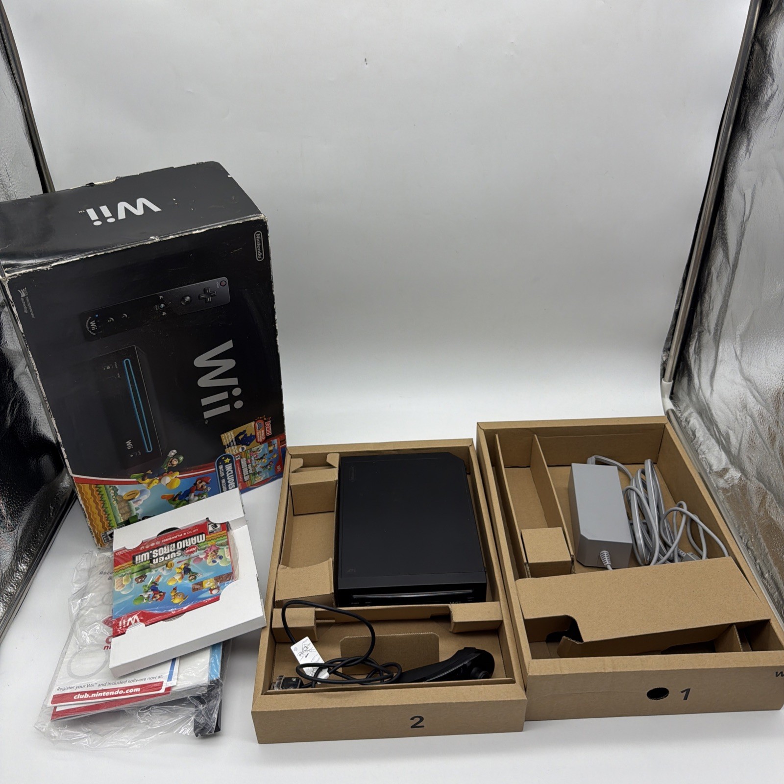 Wii Black Console With New Super Mario Brothers Wii And Music CD Very Good 9Z