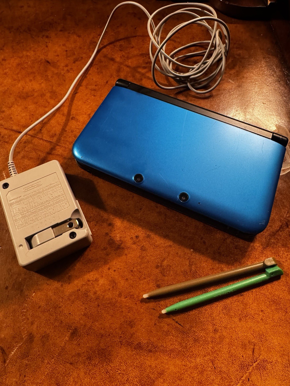 BLUE Nintendo 3DS XL – With OEM Charger – Works Great!