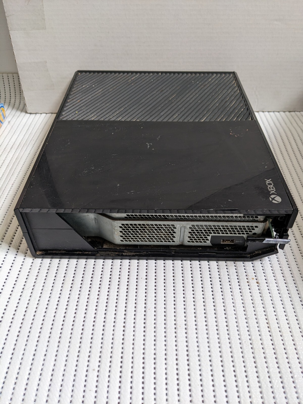 Microsoft Xbox One 500 GB Model 1540 Selling As Is For Parts or Repair