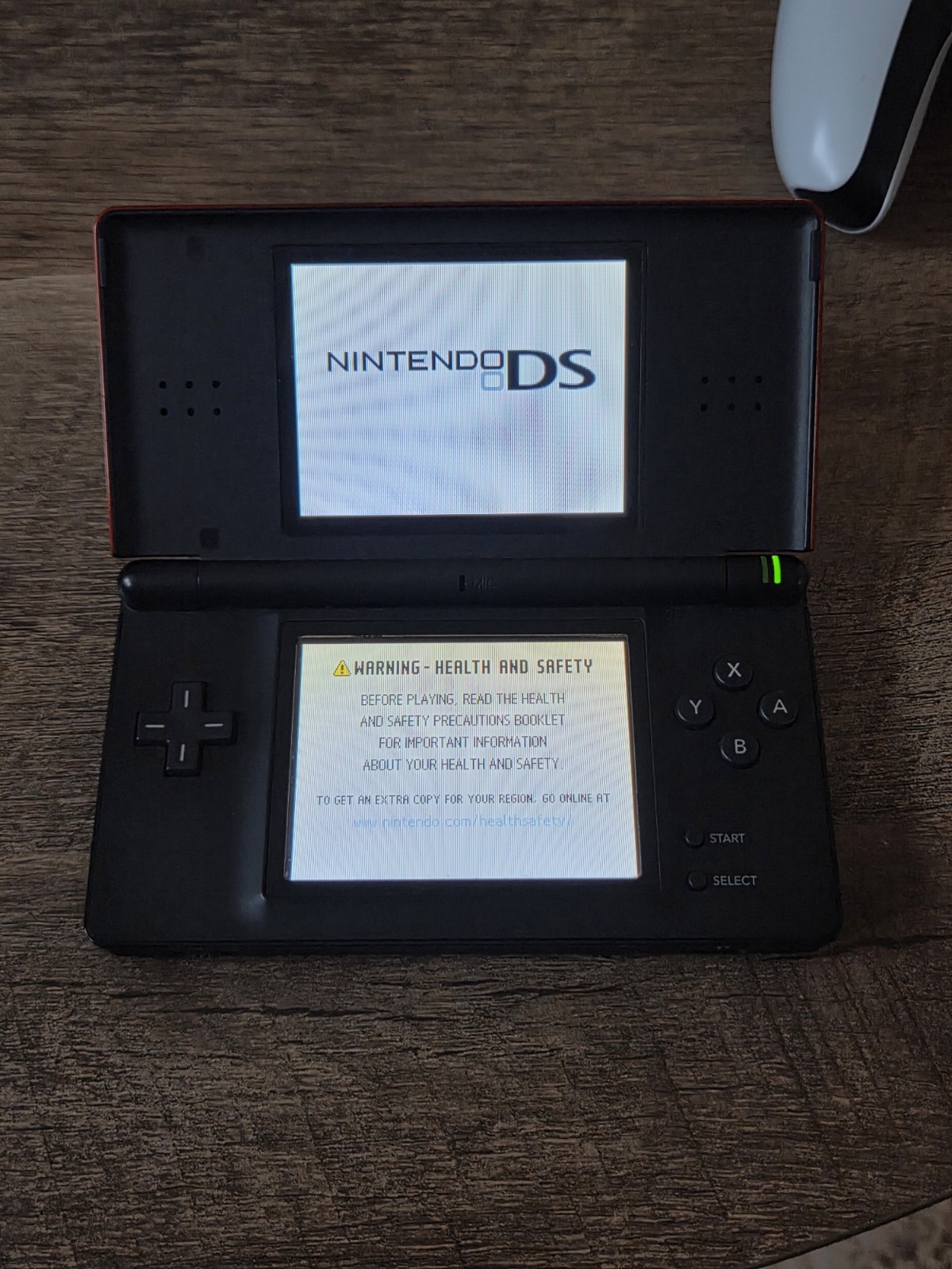 DS Lite (Crimson Color)
