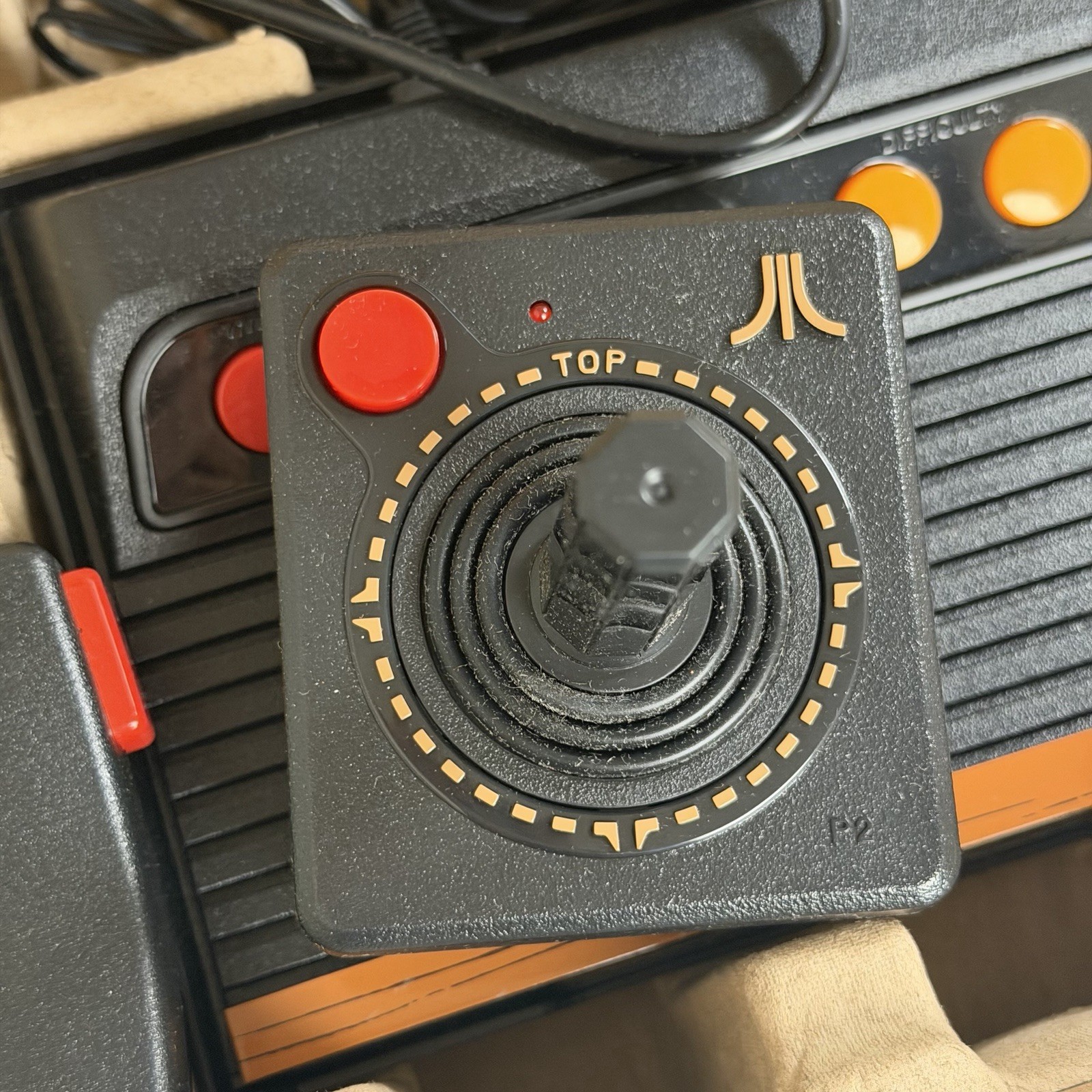 Atari Flashback 7 Classic Game Console System 101 Built In Games + 2 Paddles
