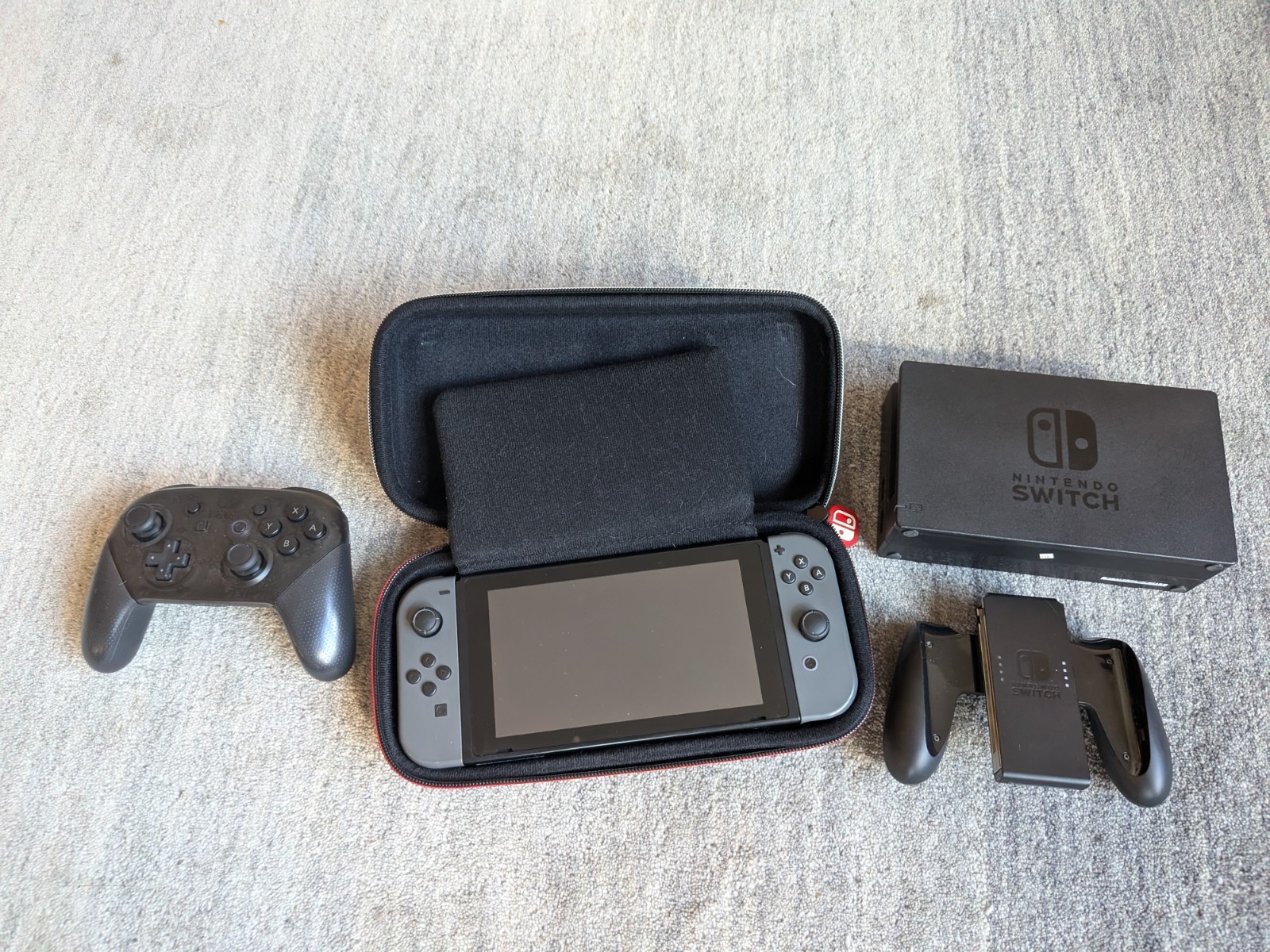 Nintendo Switch Space Gray with Joy‑Con and Nintendo Switch Pro Controller