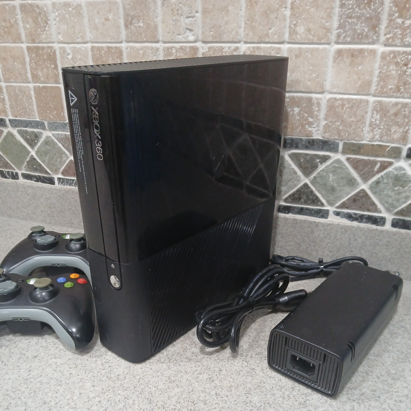 XBOX 360 E Console Model 1538 +2 Controllers + Power Supply Tested,NO HARD DRIVE