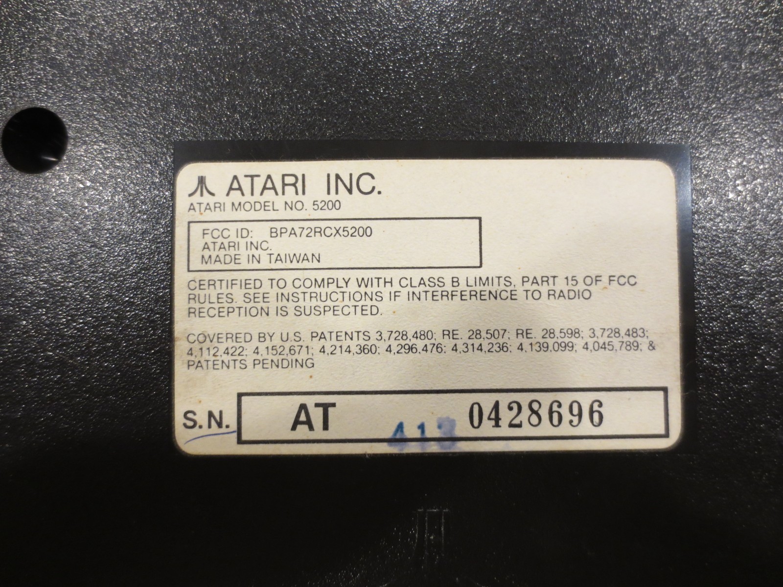 Atari 5200 Video Game Console w/2 Controllers & 7 Game Cartridges – PacMan +