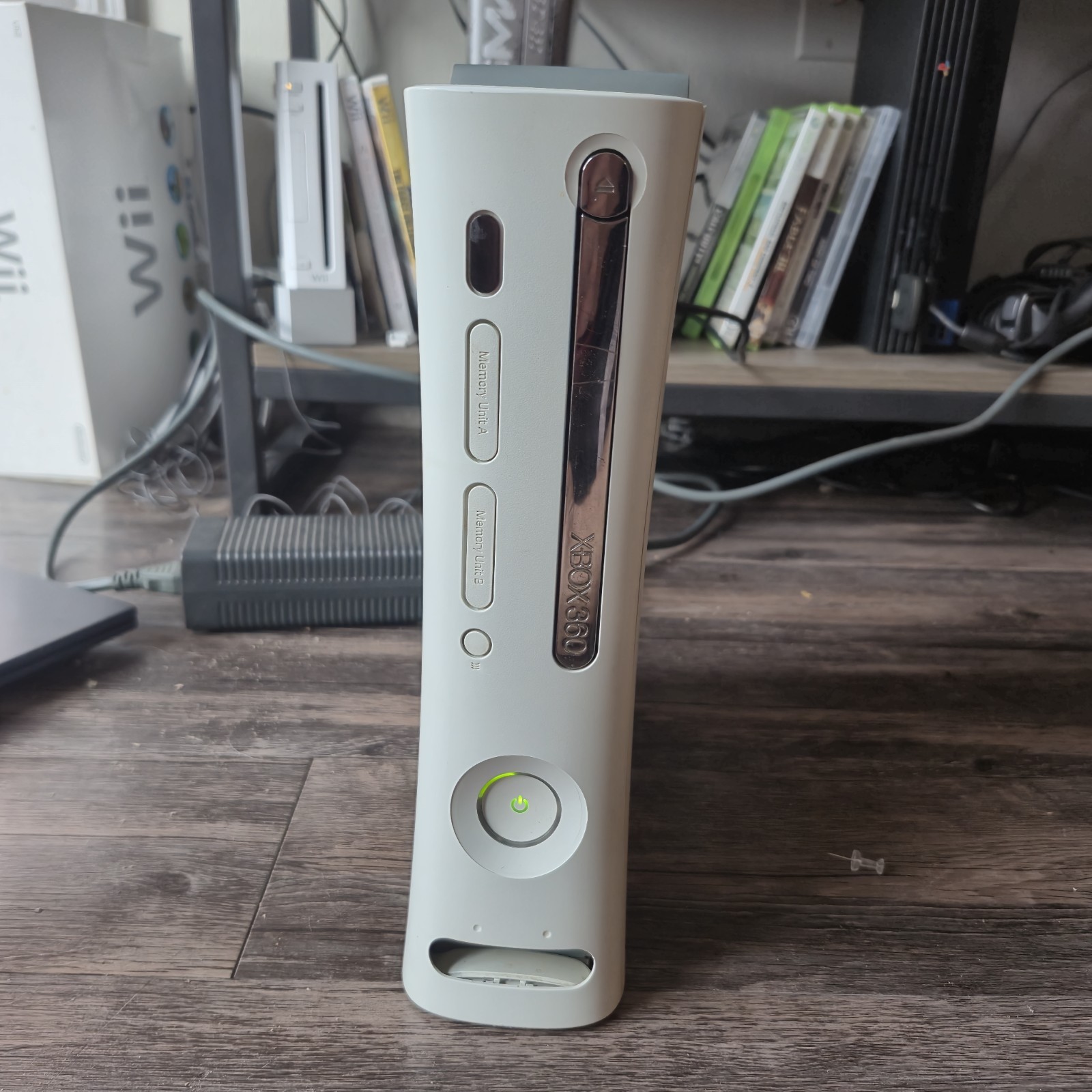 Xbox 360 FAT white Console with oem controller and oem brick & COD Black ops