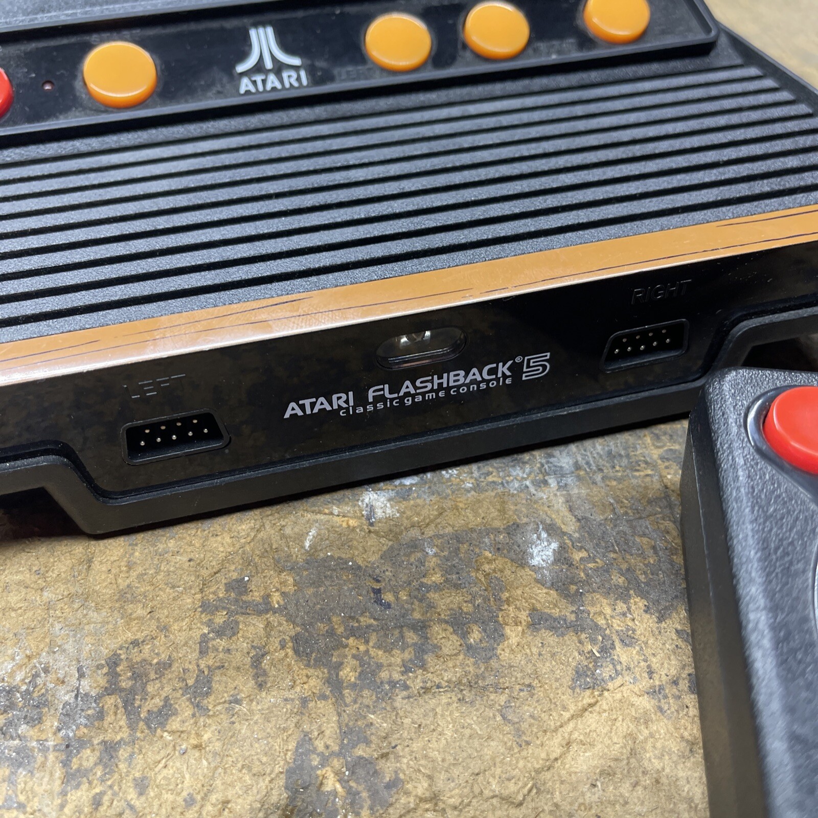 Atari Flashback 5 – 92 Classic Games Console 2 Wireless Controllers