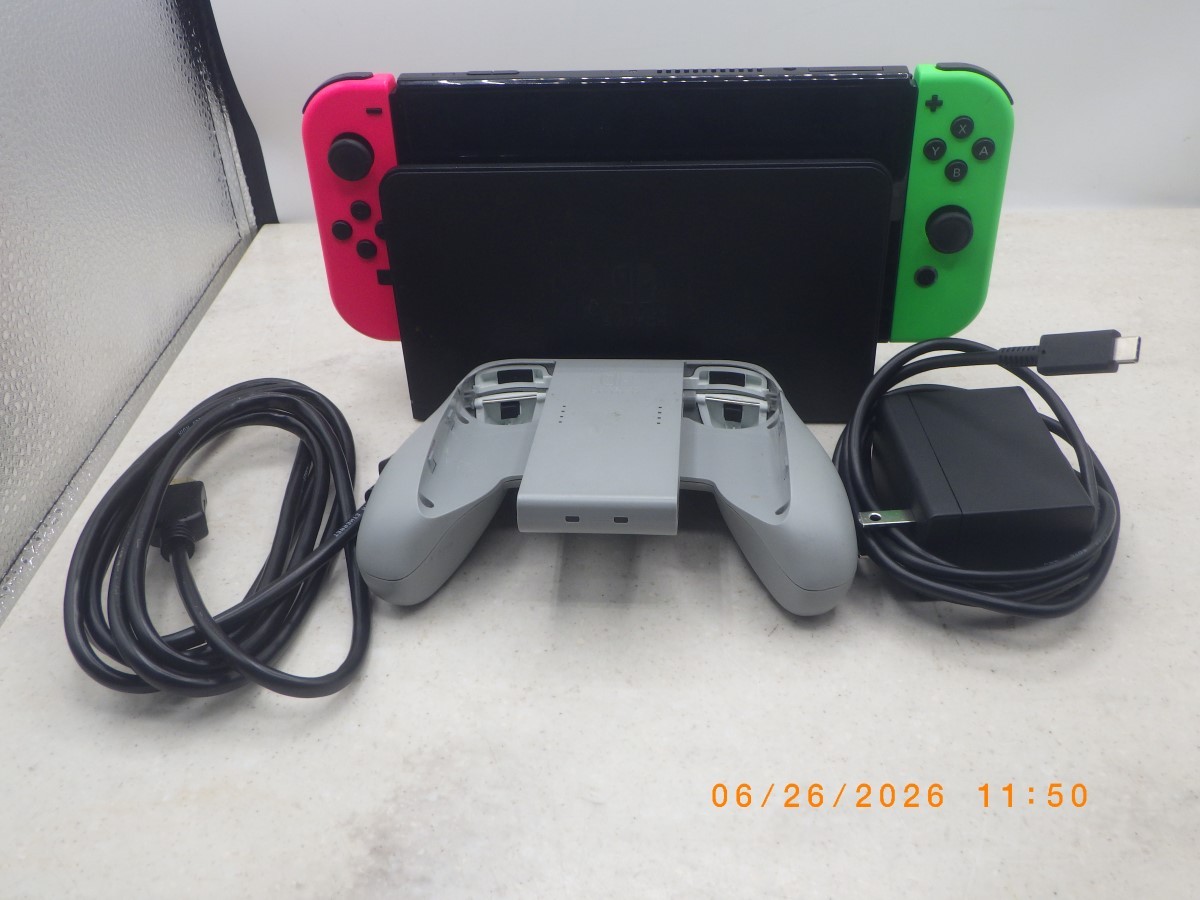 Nintendo Switch – OLED Model HEG-001 (TDY031720)