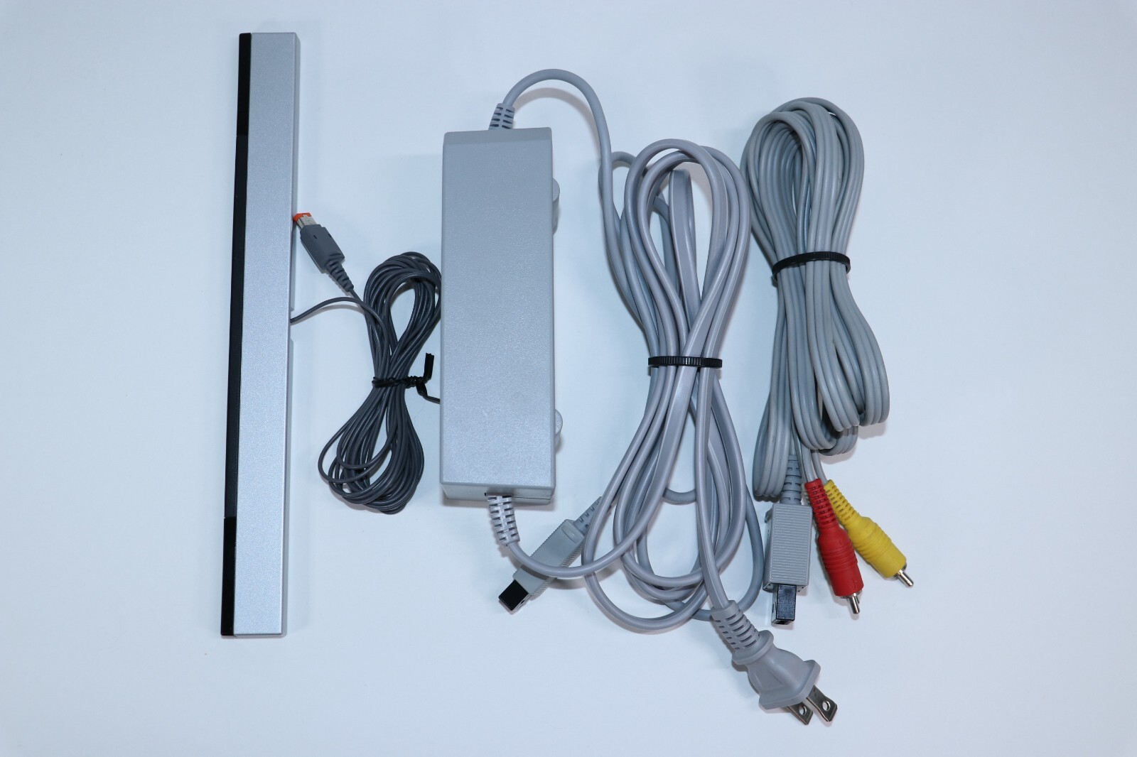 NINTENDO WII CONSOLE MOTION PLUS 2 PLAYER OEM ACCESSORIES NEW CONTROLLERS EXC