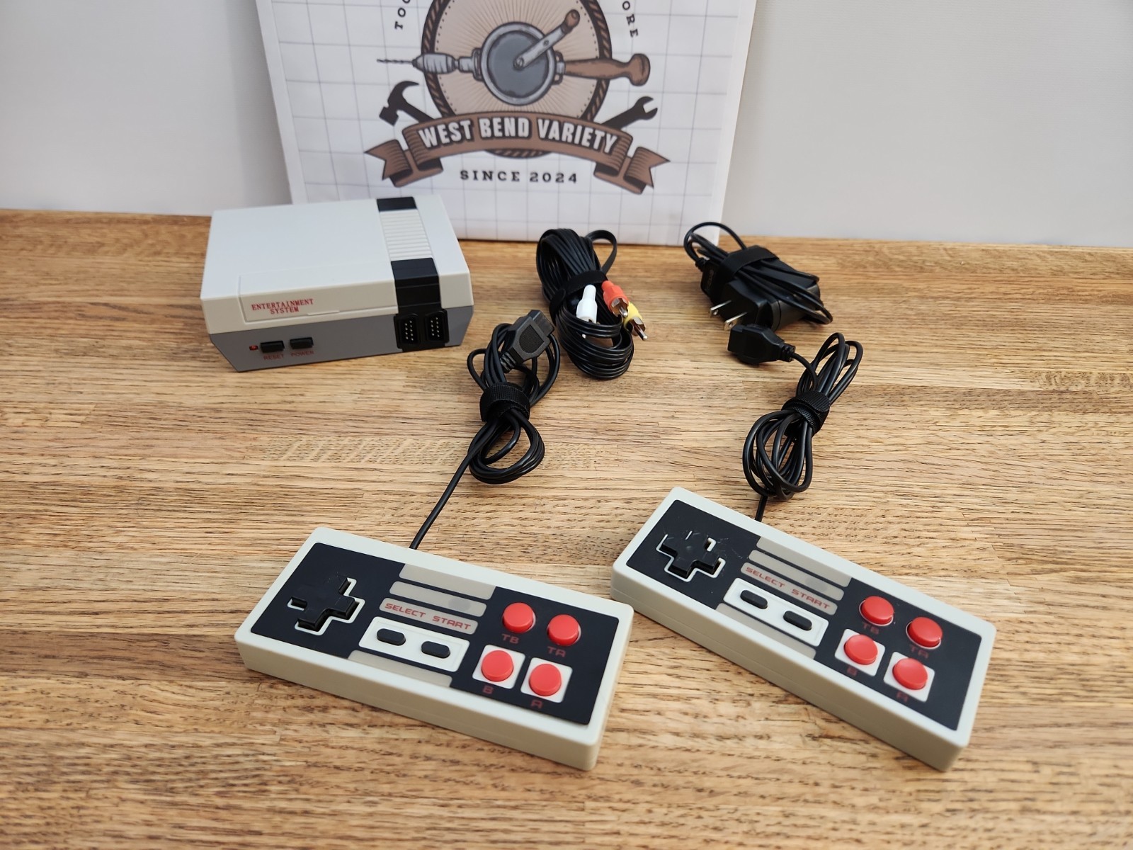 Nintendo NES Classic Edition Mini Console Gray w/2 Controllers TESTED